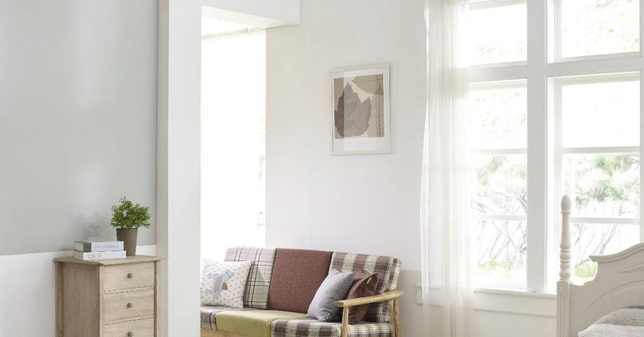windows in a bedroom